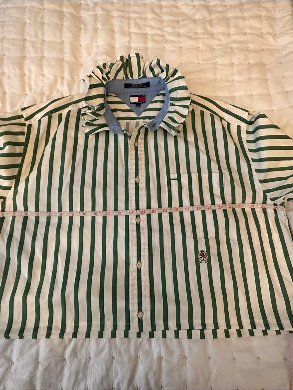 Women - Upcycled (reworked) men’s shirt with ruffled collar - Picture 6 of 8